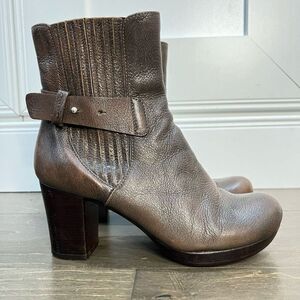 Chie Mihara Women’s 37.5 US 7.5 Leather Buckle Ankle Boots Booties Heeled